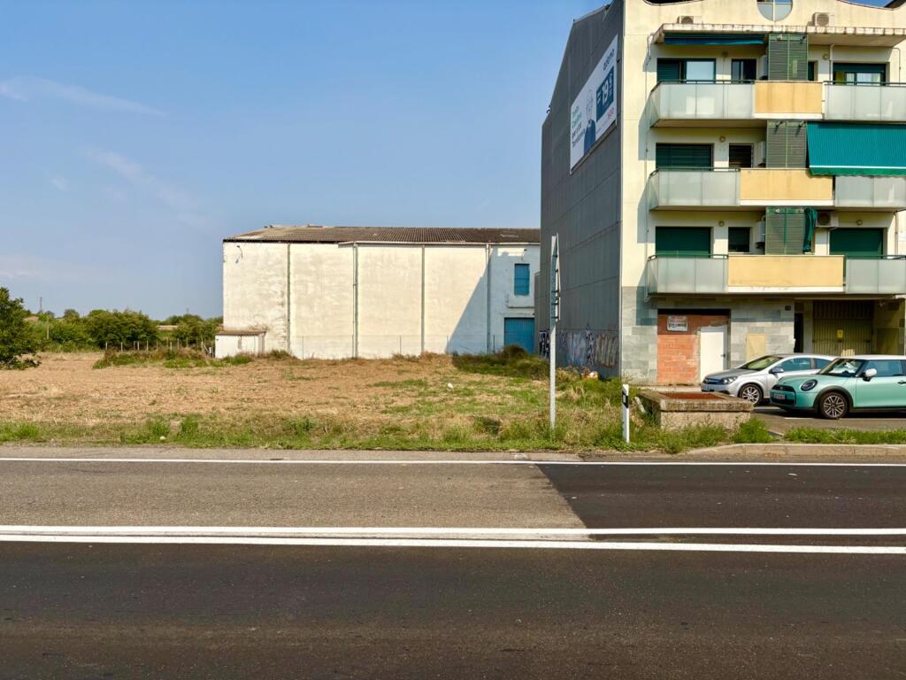 Estupenda parcela en la entrada de Torrefarrera