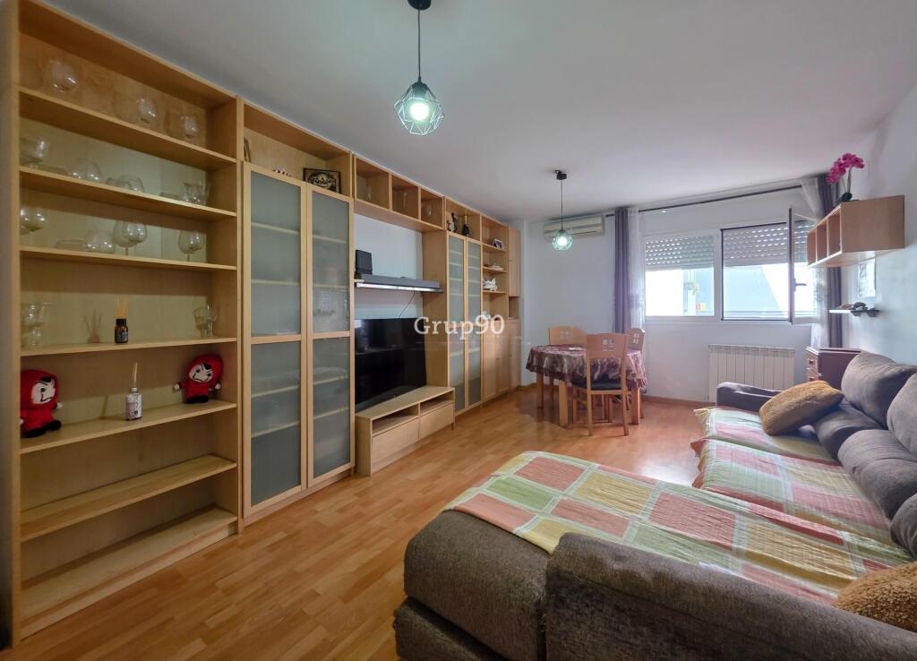 ? Gran oportunidad en Rosselló – Piso en venta con inquilino hasta 2029