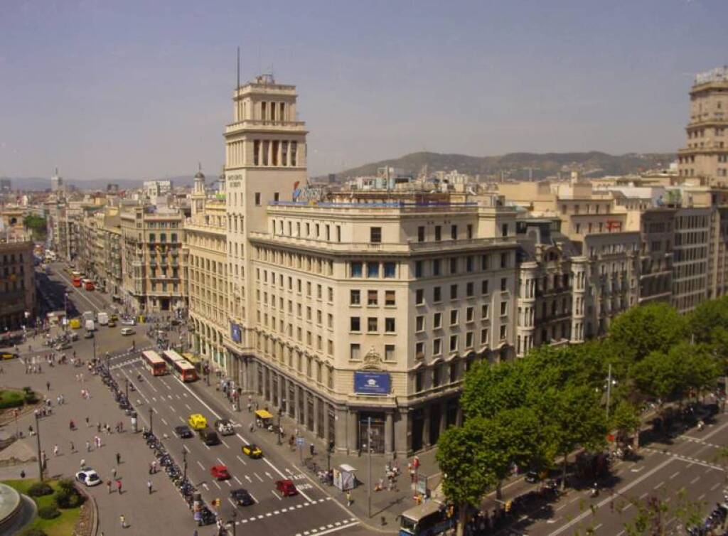 hotel 4 estrellas. muy céntrico. barcelona. foto grande (3)
