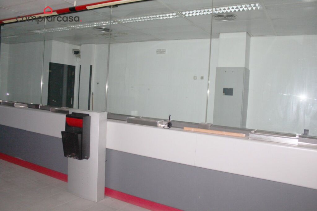 local comercial de 250m2 en el centro de lleida foto grande (2)