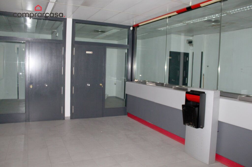 local comercial de 250m2 en el centro de lleida foto grande (3)