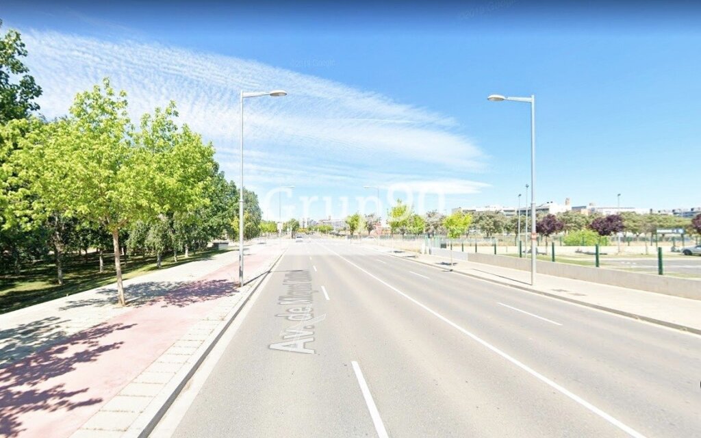 ¿buscas el mejor local de lleida para tu negocio?? foto grande (3)
