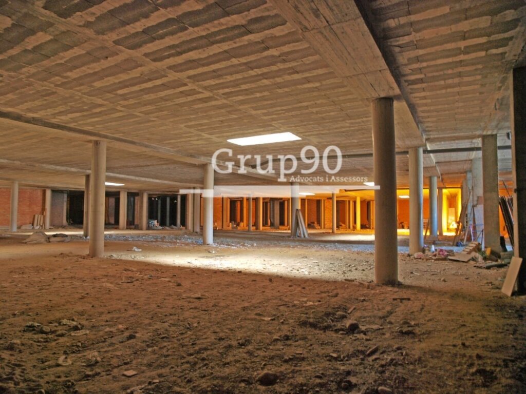 Foto local comercial de más de 5.000m2 en lleida