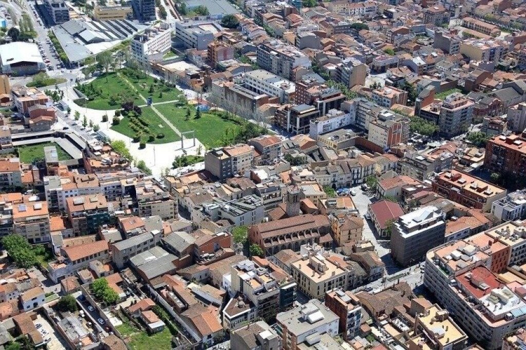 Foto edificio de oficinas en mollet del vallés
