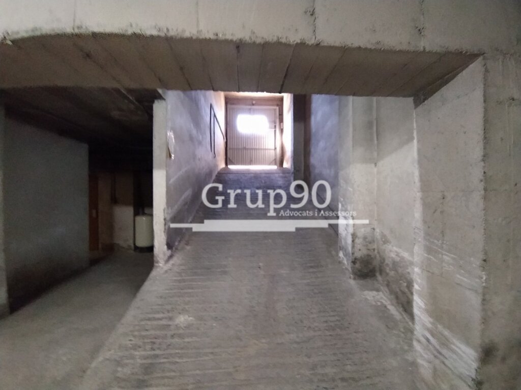 se vende plaza de parquing en rovira roure foto grande (2)