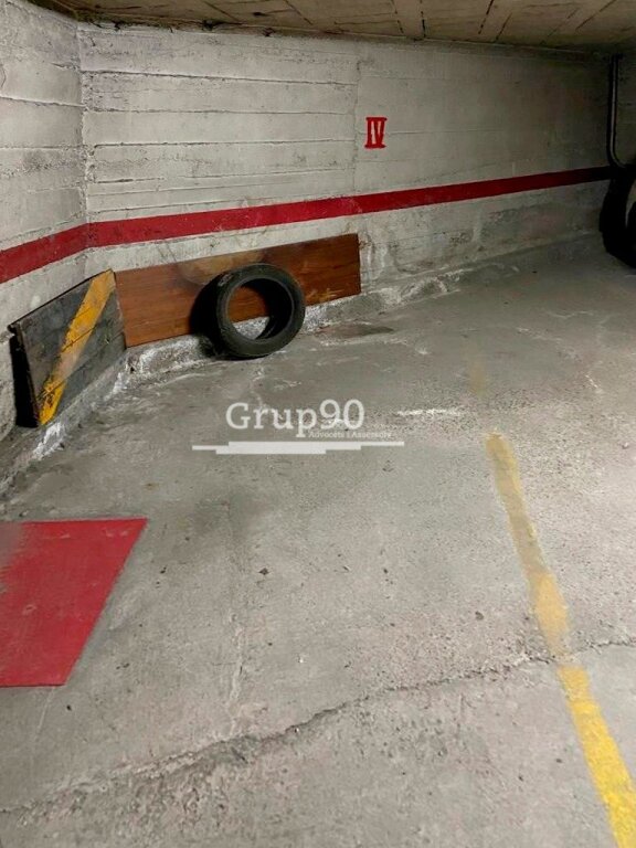 Foto se alquila plaza de pk para 2 motos o coche muy pequeño