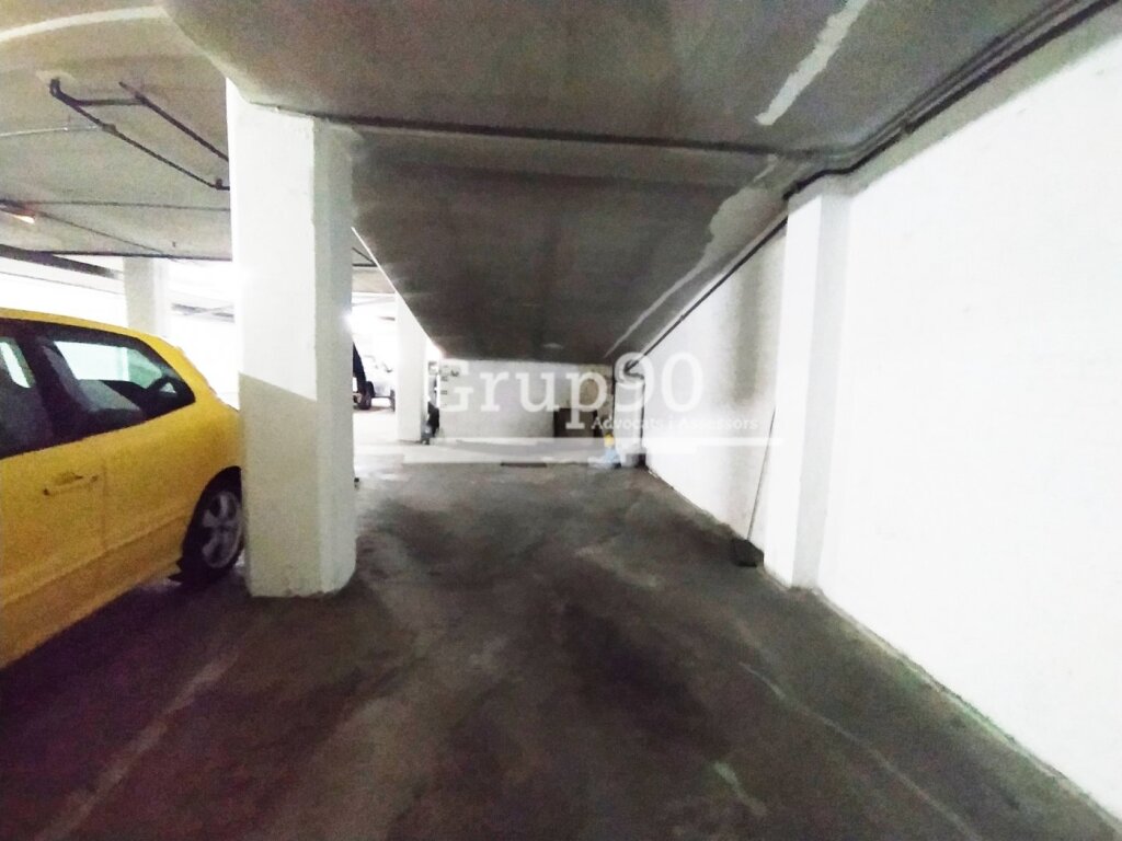 se vende amplia plaza de parquing al lado del rectorado foto grande (2)