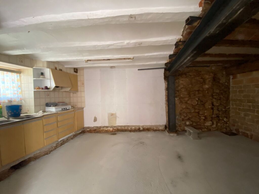 casa esquinera con estructura reformada en freginals foto grande (2)
