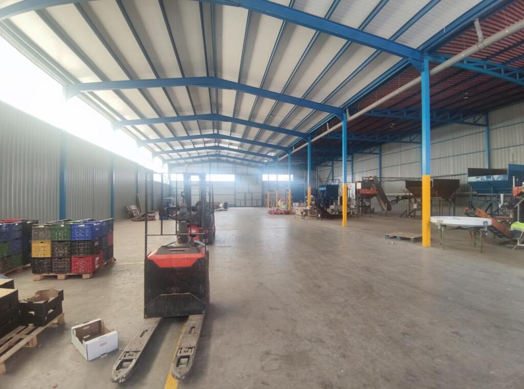 Foto venta de grupo de naves en perfecto estado en villasequilla