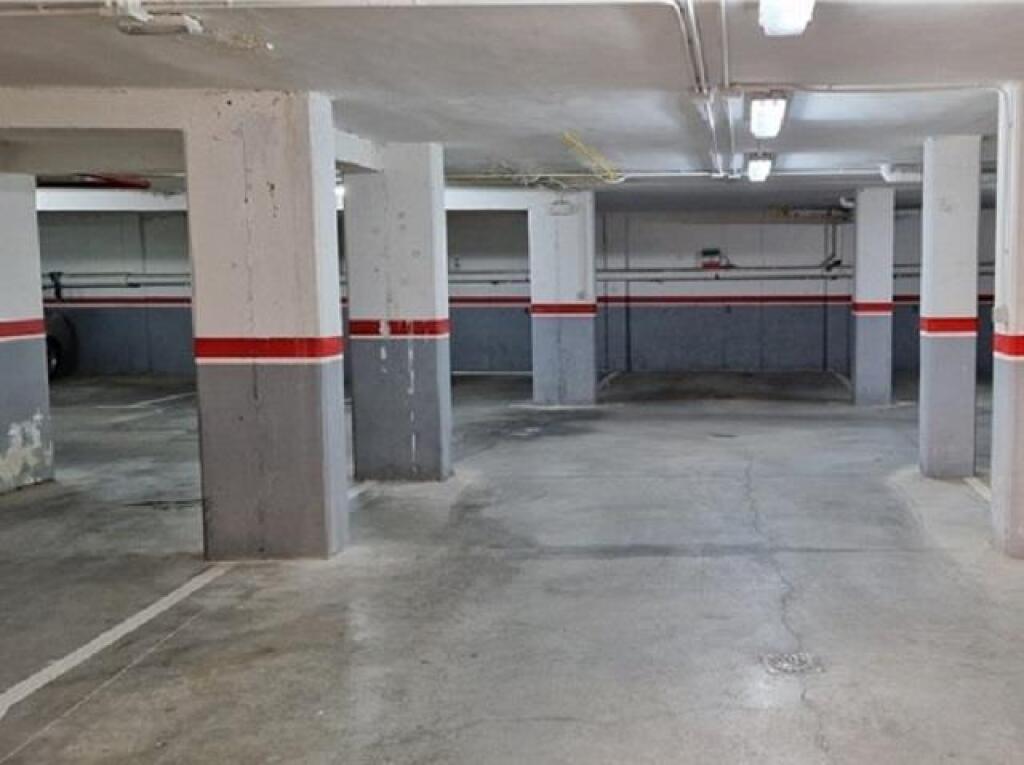 Foto plazas de garaje en edificio rio guadarrama (bargas)