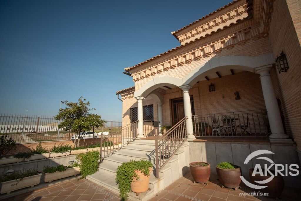 Foto vivienda exclusiva en yuncos