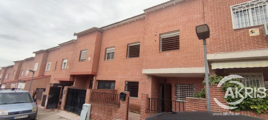 Townhouse for sale in Chozas de Canales