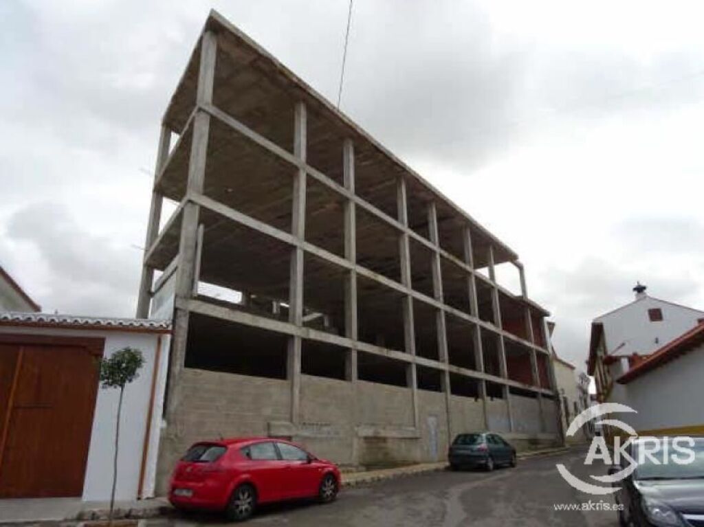 Foto edificio centrico en construcción en ocaña
