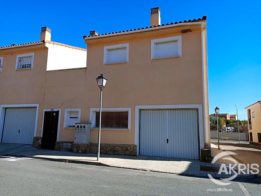 chalet adosado para reformar foto grande (2)