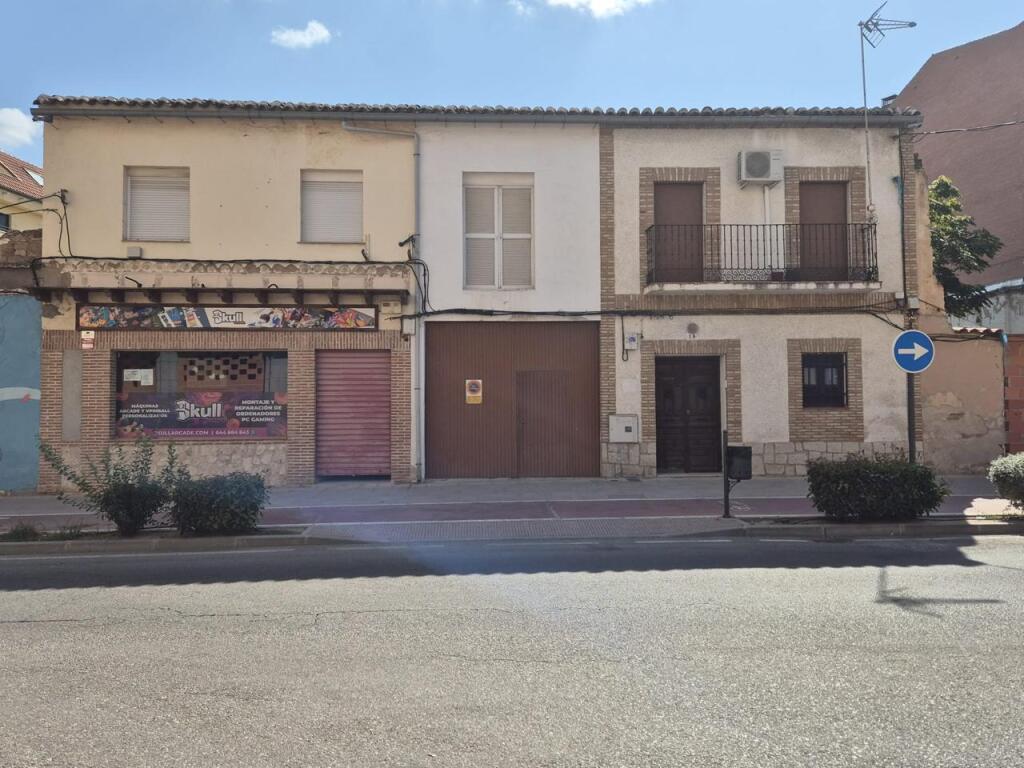 casa en venta con local, almacen y apartamentos foto grande (2)