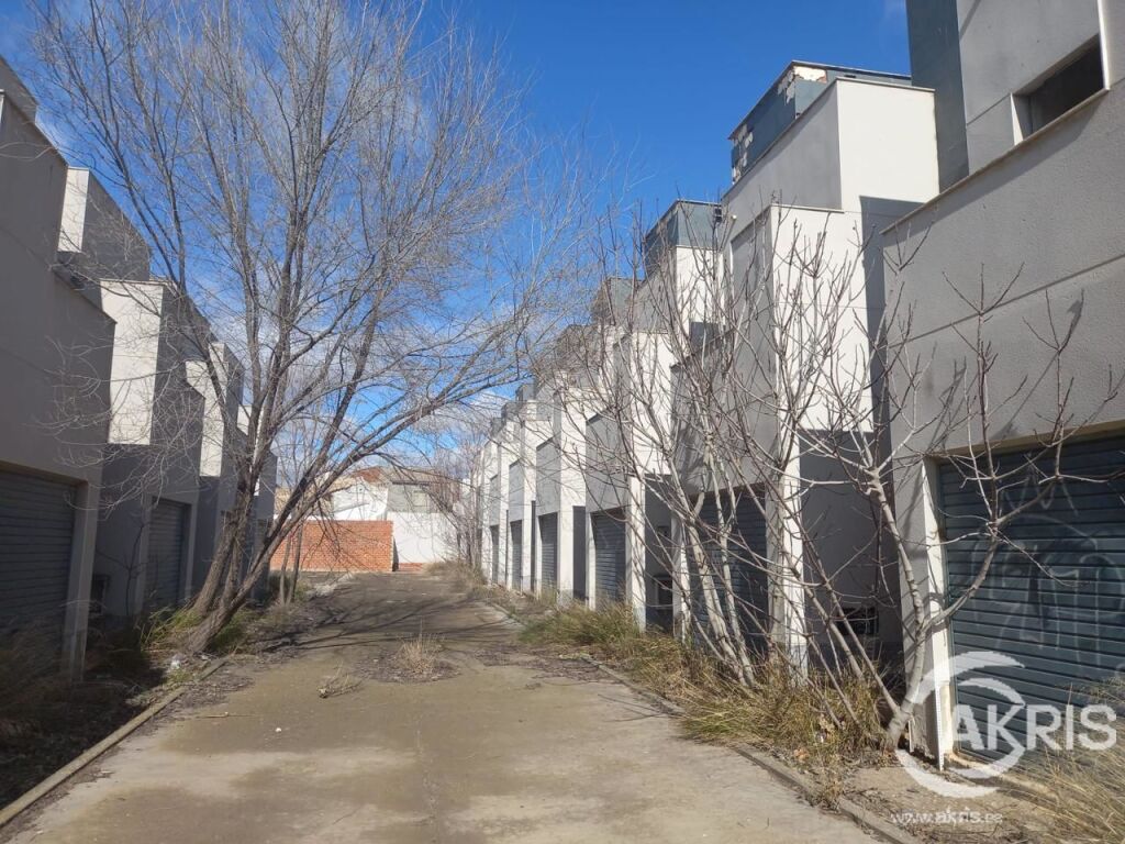 promoción de chalets en quero - con incidencias: obra paralizada. foto grande (2)