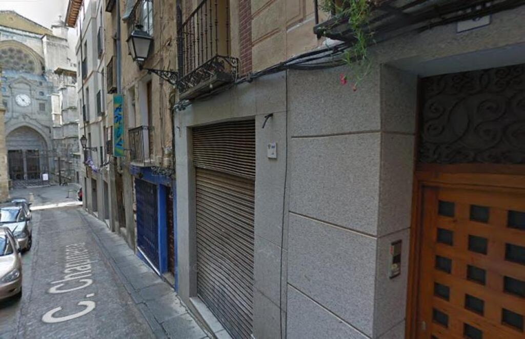 Foto se vende lote de 3 locales comerciales