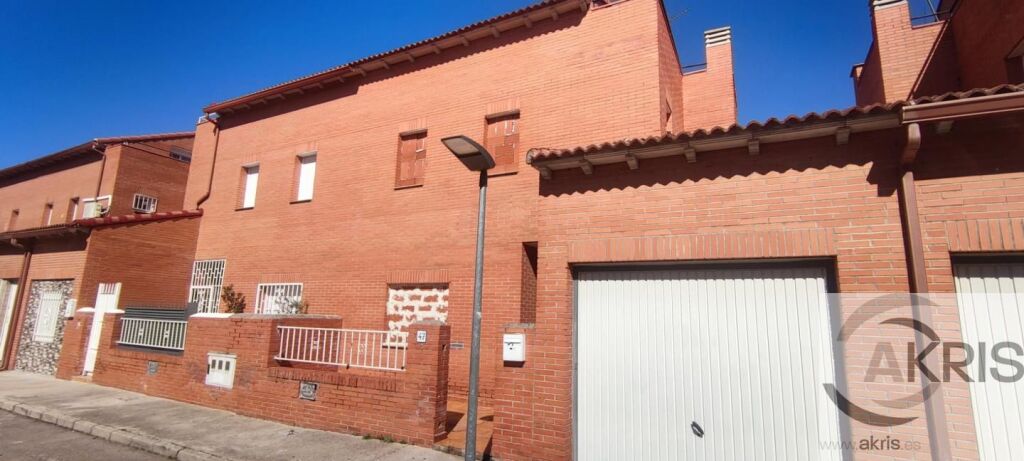 chalet adosado de 4 dormitorios en chozas de canales foto grande (3)