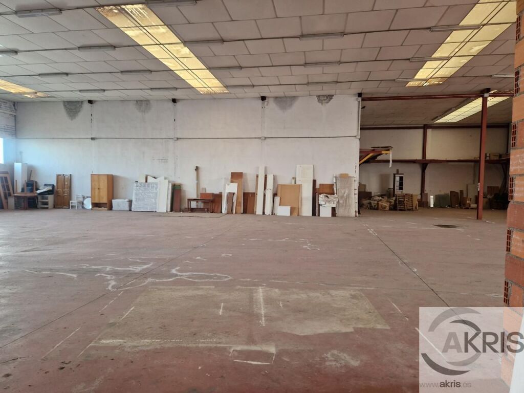 nave industrial en venta en sonseca de 908 m2 foto grande (2)