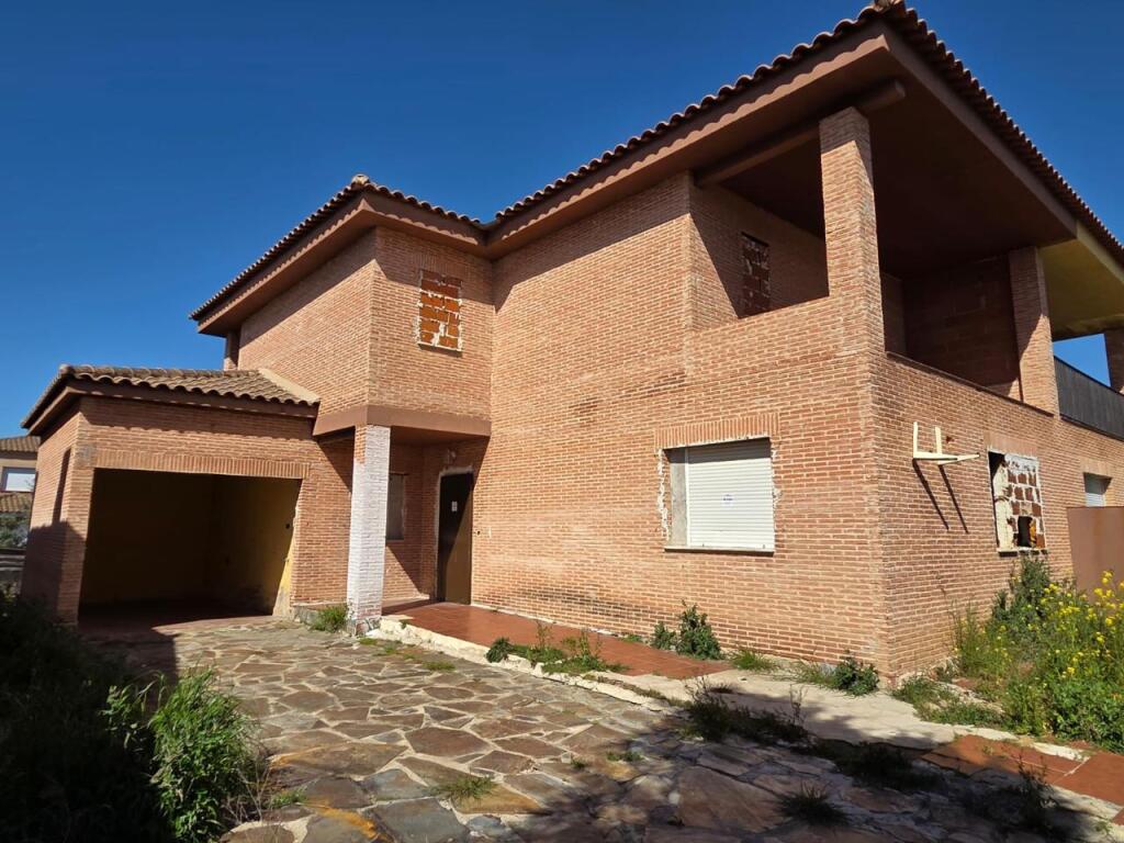 chalet pareado en burguillos foto grande (3)