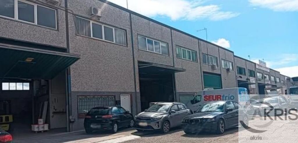 Foto venta naves industriales en yuncler **están alquiladas**
