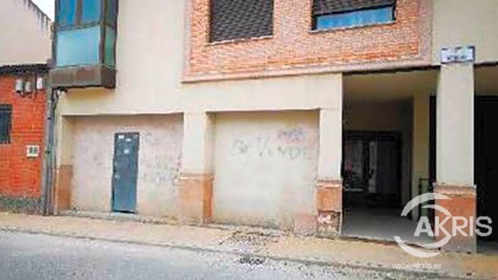 local comercial + plaza garaje en el viso de san juan foto grande (3)
