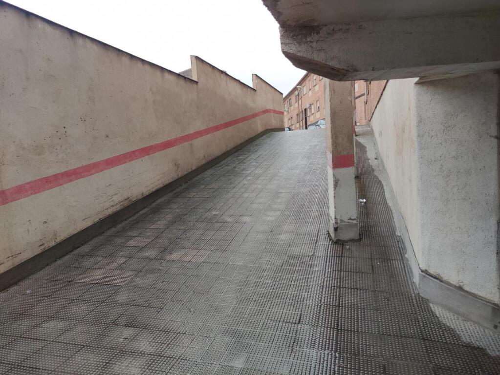 Foto amplias plazas de garaje en alamillo, olias del rey