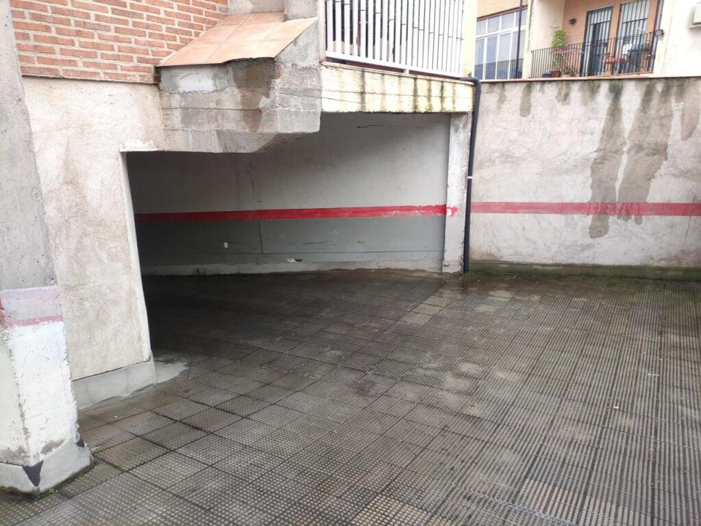 amplias plazas de garaje en alamillo, olias del rey foto grande (3)