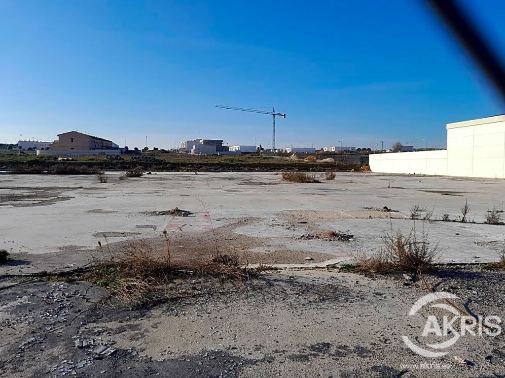 venta terreno industrial de 6.860 m2 en yuncos foto grande (3)