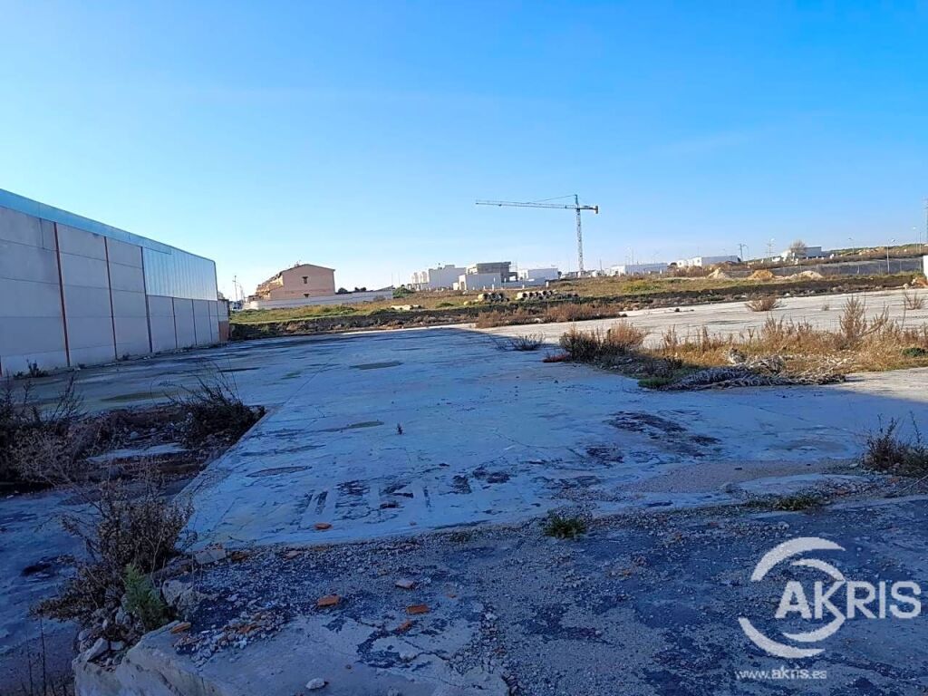 venta terreno industrial de 6.860 m2 en yuncos foto grande (2)