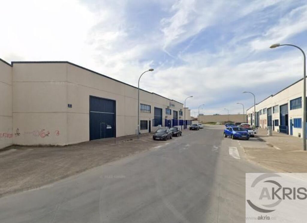 ¡¡nave ocupada, no se puede visitar!! en el viso de san juan foto grande (2)