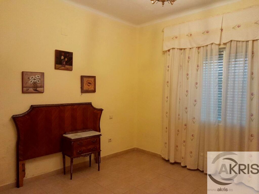venta chalet que ofrece muchas opciones en yuncos foto grande (2)