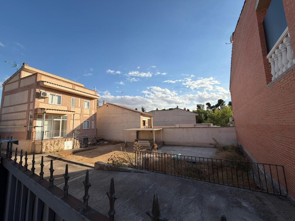 CHALET INDEPENDIENTE EN BURGUILLOS