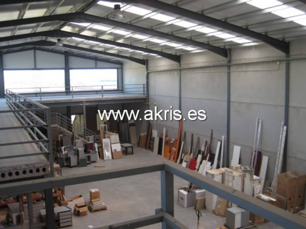 Nave Industrial en venta en Torrijos de 925 m2