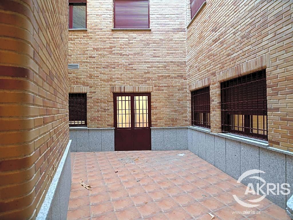 vivienda con okupas - no visitable foto grande (3)