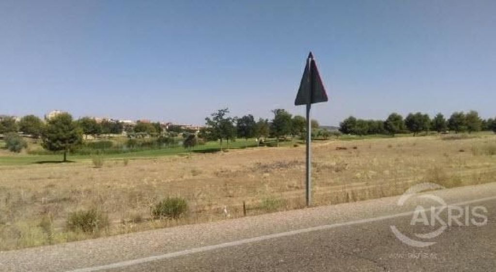 terreno urbano para uso terciario foto grande (2)