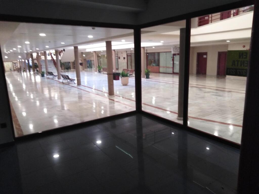 local en venta en toledo de 845 m2 foto grande (2)