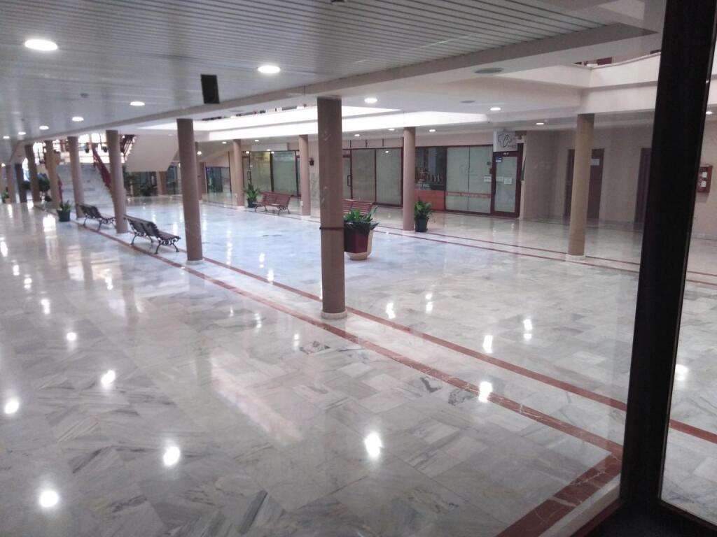 Foto local en venta en toledo de 845 m2