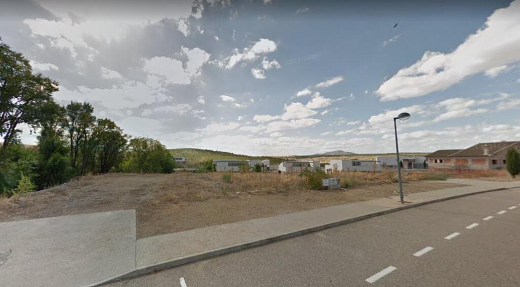 terreno en venta en layos de 794 m2 foto grande (2)