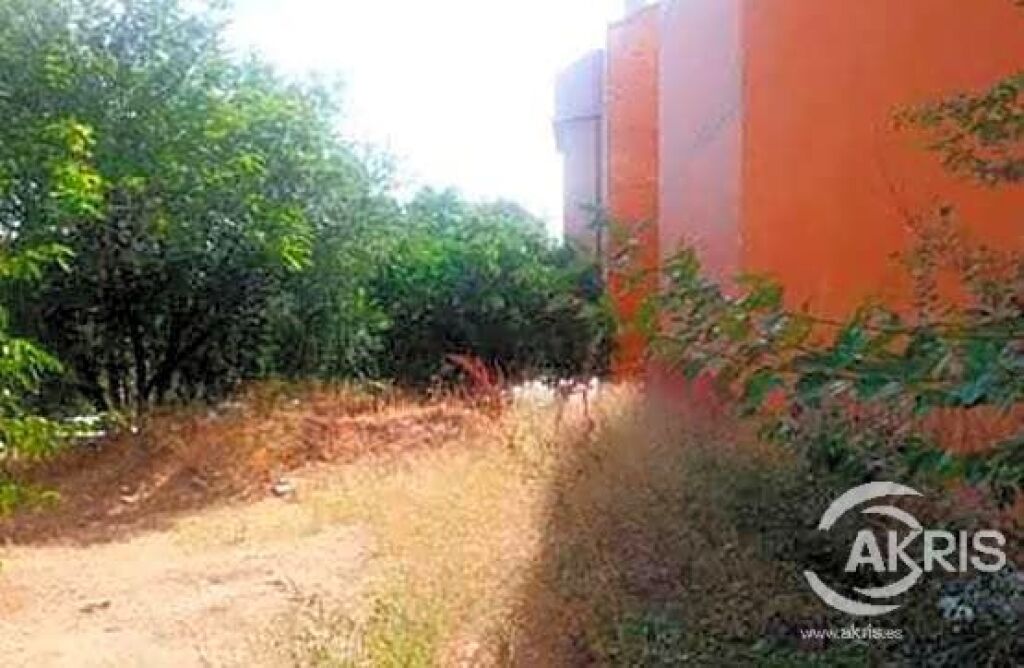 terreno urbano en el barrio de san anton, toledo foto grande (2)