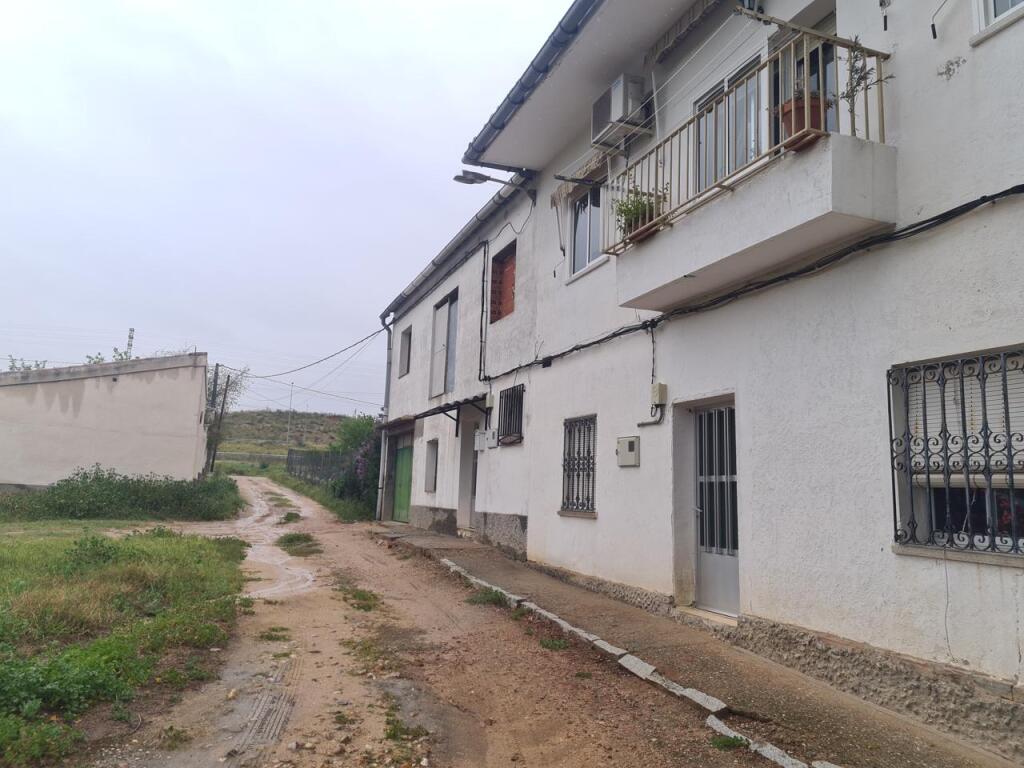 Casa independiente en barrio de AZUCAICA