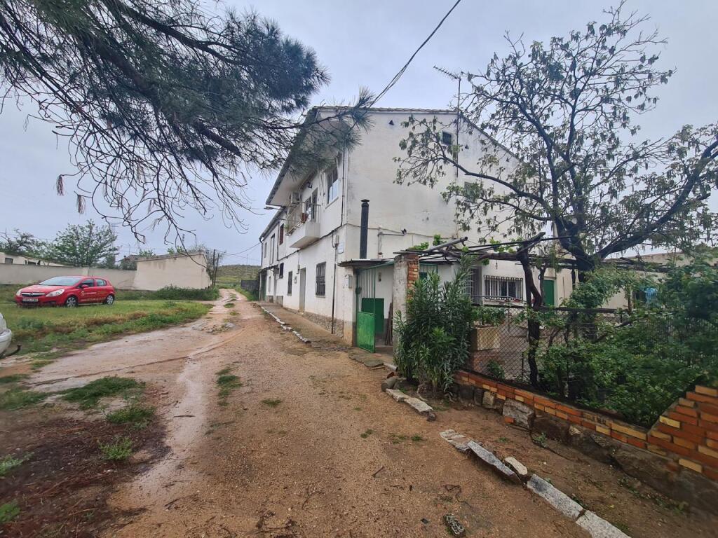 Casa independiente en barrio de AZUCAICA