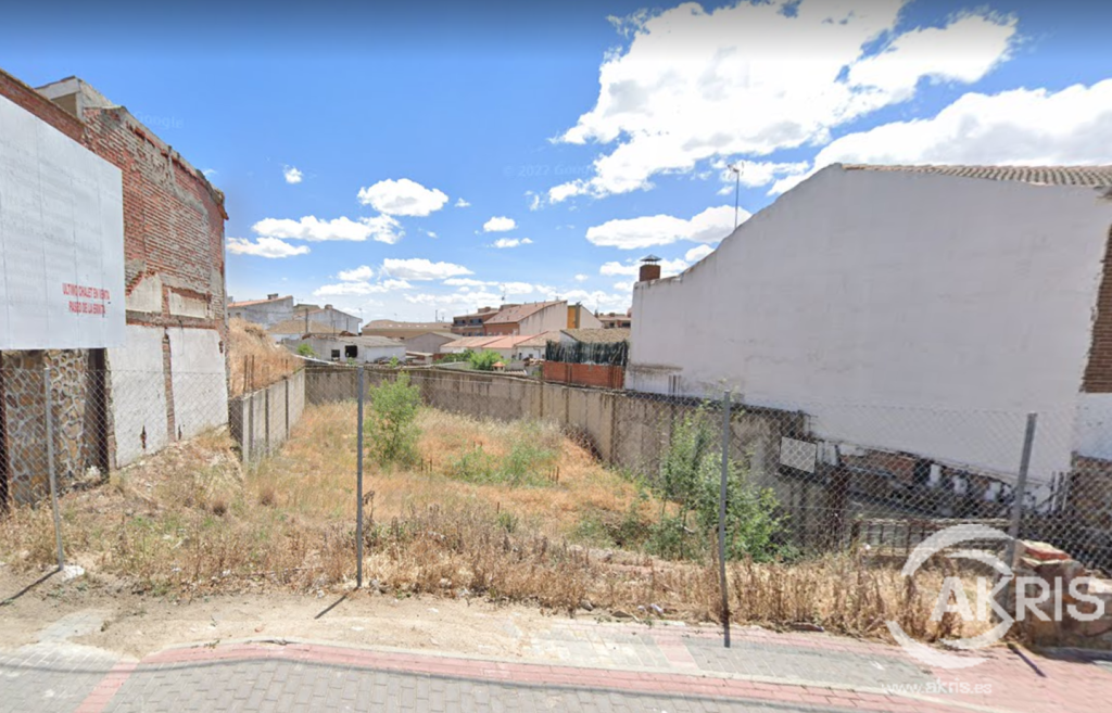 Foto suelo urbano en el centro de casarrubios