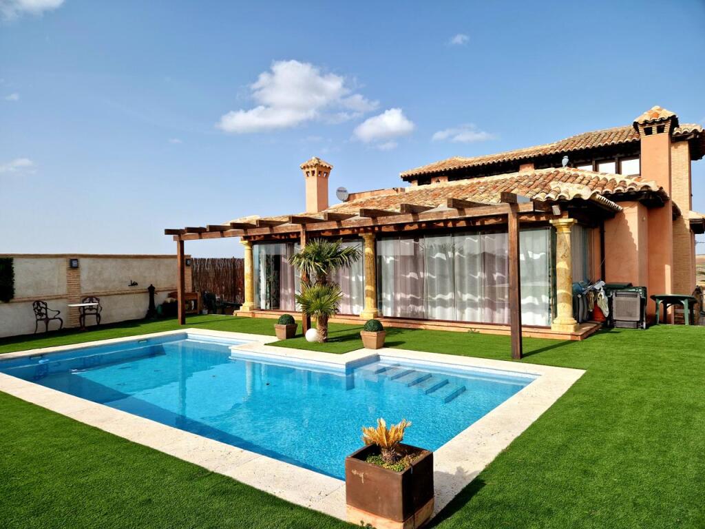 Foto ¡vivienda única y exclusiva en layos golf!