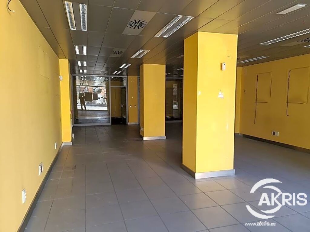 Foto local comercial de 418 m2 en leganes