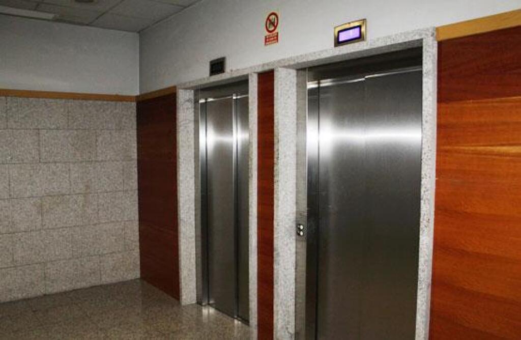 Foto oficina en calle rosso de luna - madrid