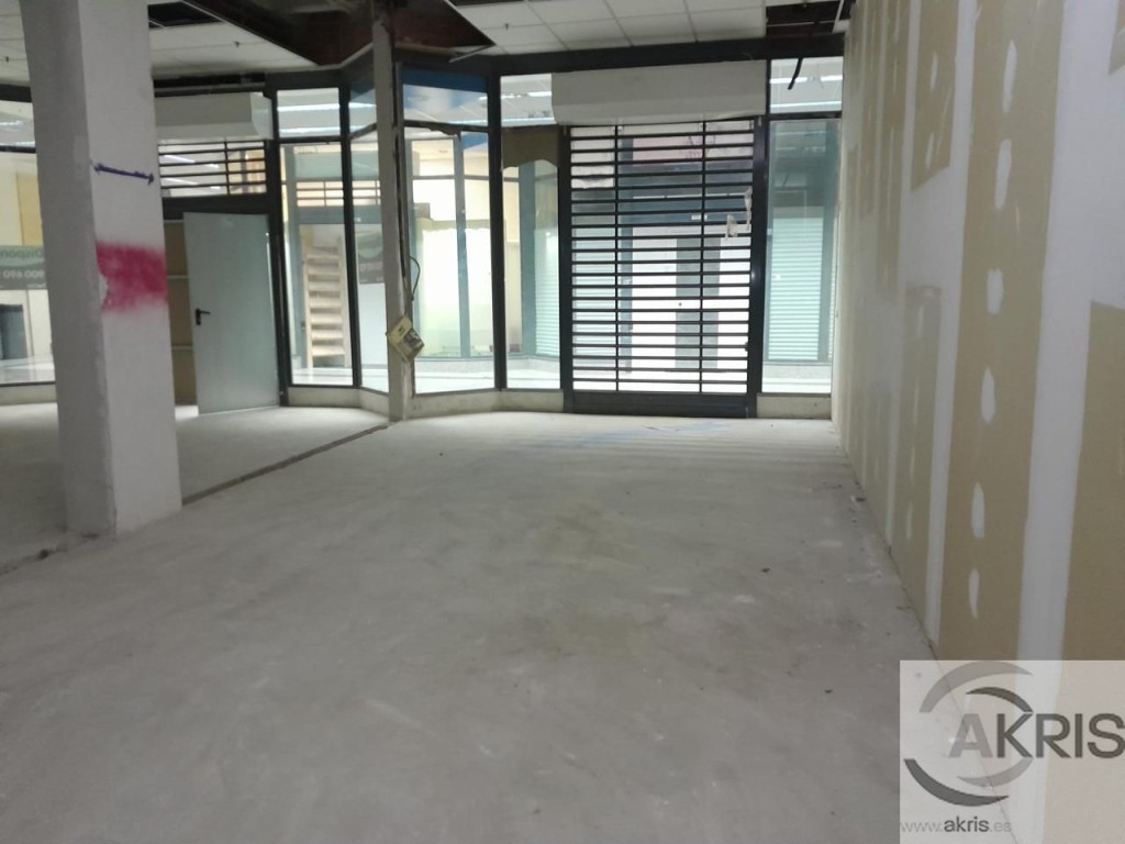 VENTA LOCAL COMERCIAL EN CENTRO COMERCIAL CUBAS PLAZA