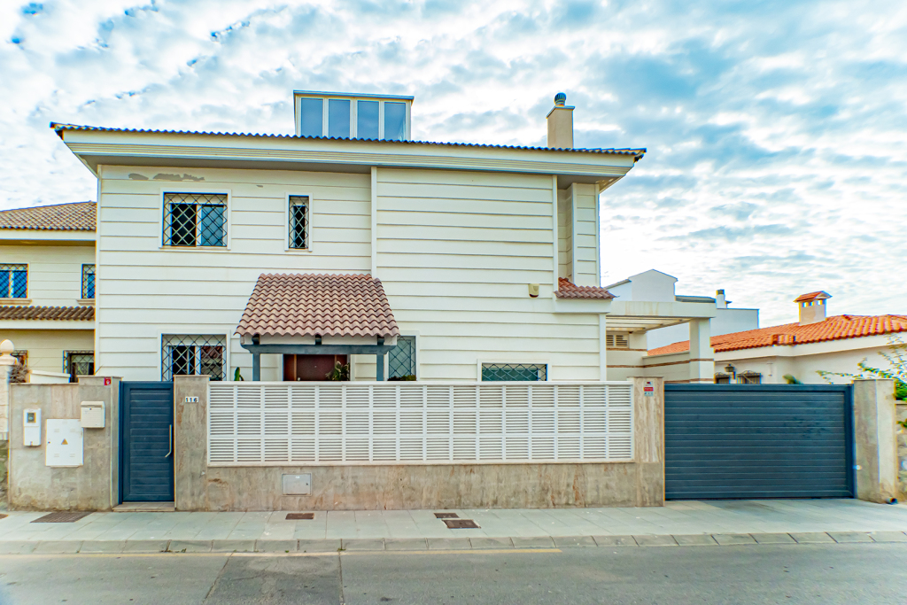 Foto casa-chalet en venta en almería almería