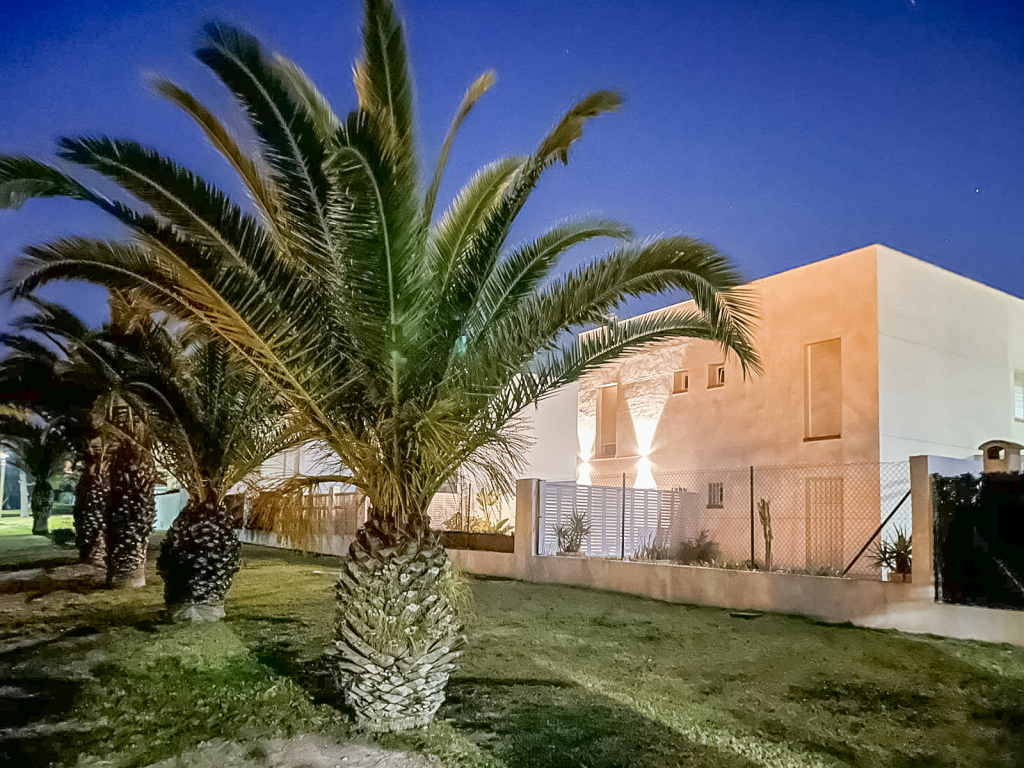 Foto adosada en venta en retamar almería