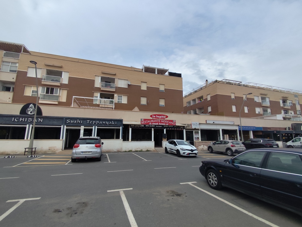 local comercial en venta en roquetas de mar almería foto grande (2)